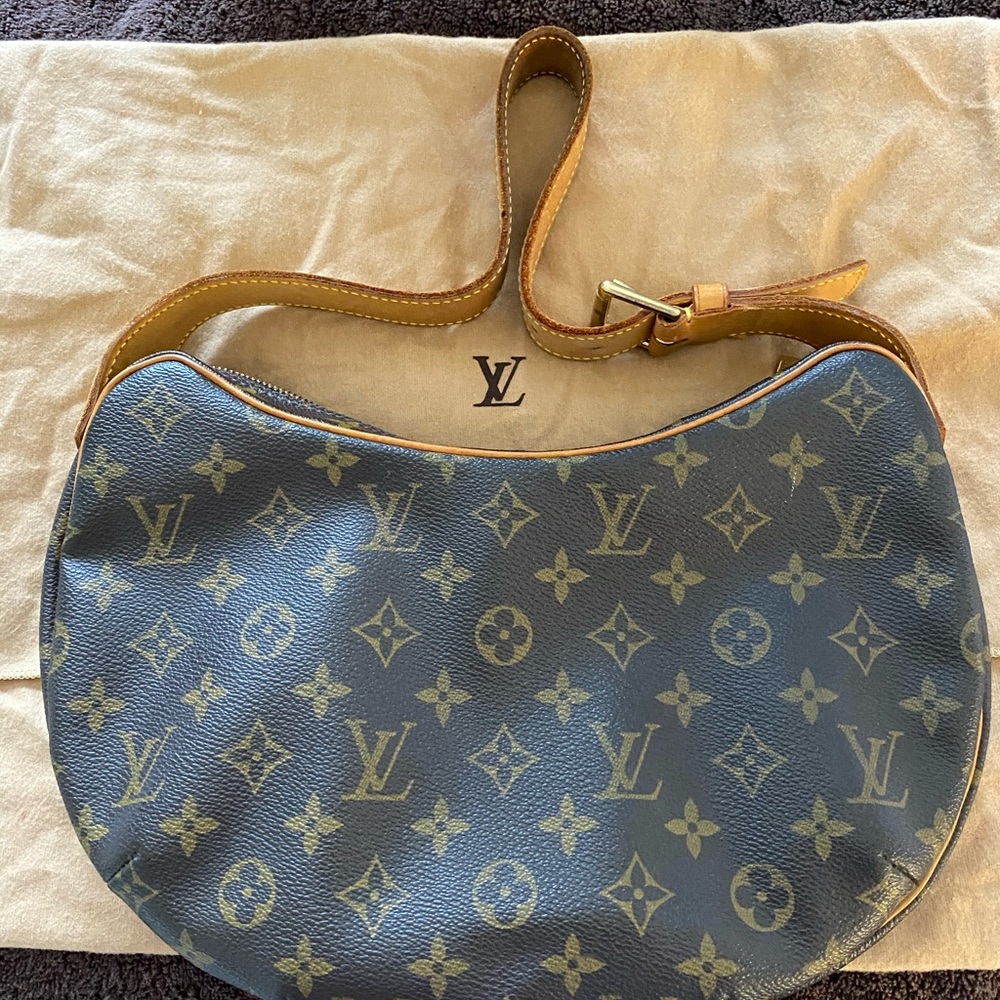 🛑SOLD🛑⭐️STUNNING⭐️ LOUIS VUITTON CROISSANT BAG⭐️ - Picture 6 of 8